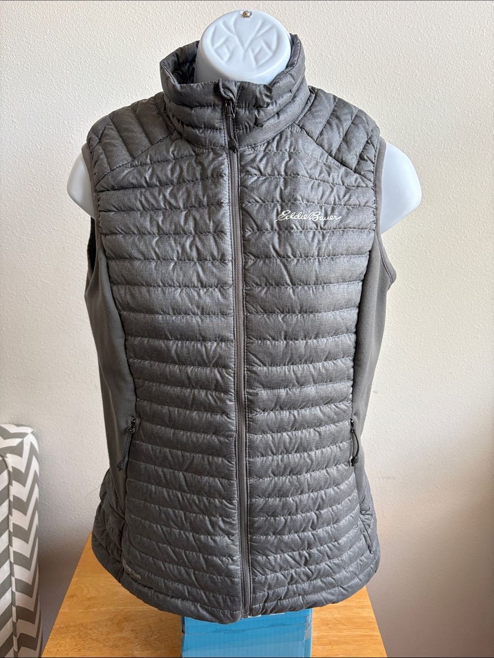 Eddie Bauer Storm Down 800 Gray Quilted Packable Down-Blend Vest Size XS